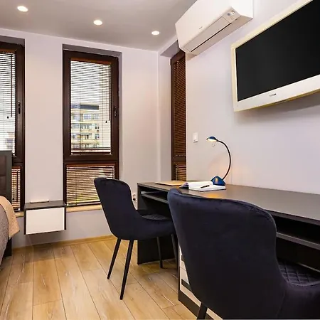 Victoria 2-bedroom Apartment *