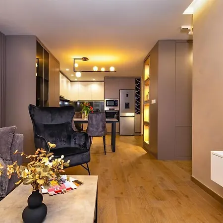 Victoria 2-bedroom Apartment *